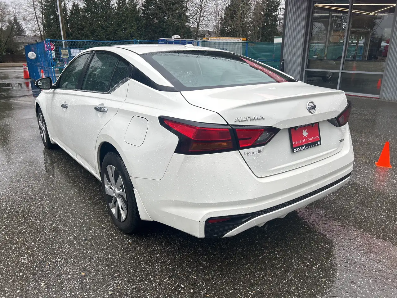 Nissan Altima снимка Nissan Altima