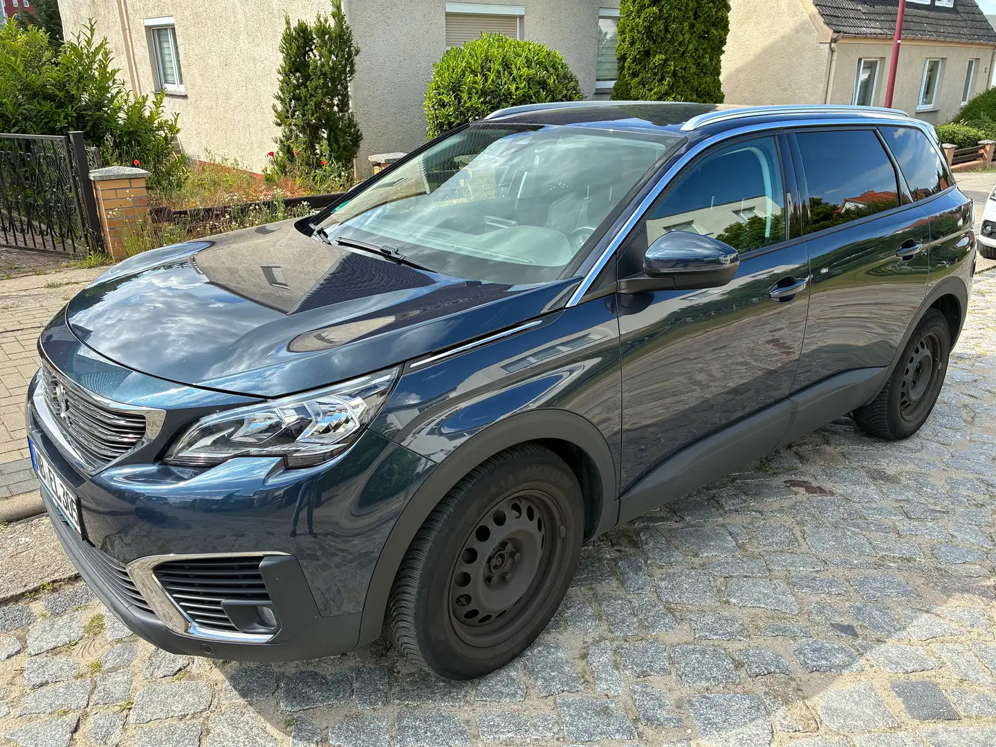 Peugeot 5008 5008 PureTech 130 Stop Blau - 1