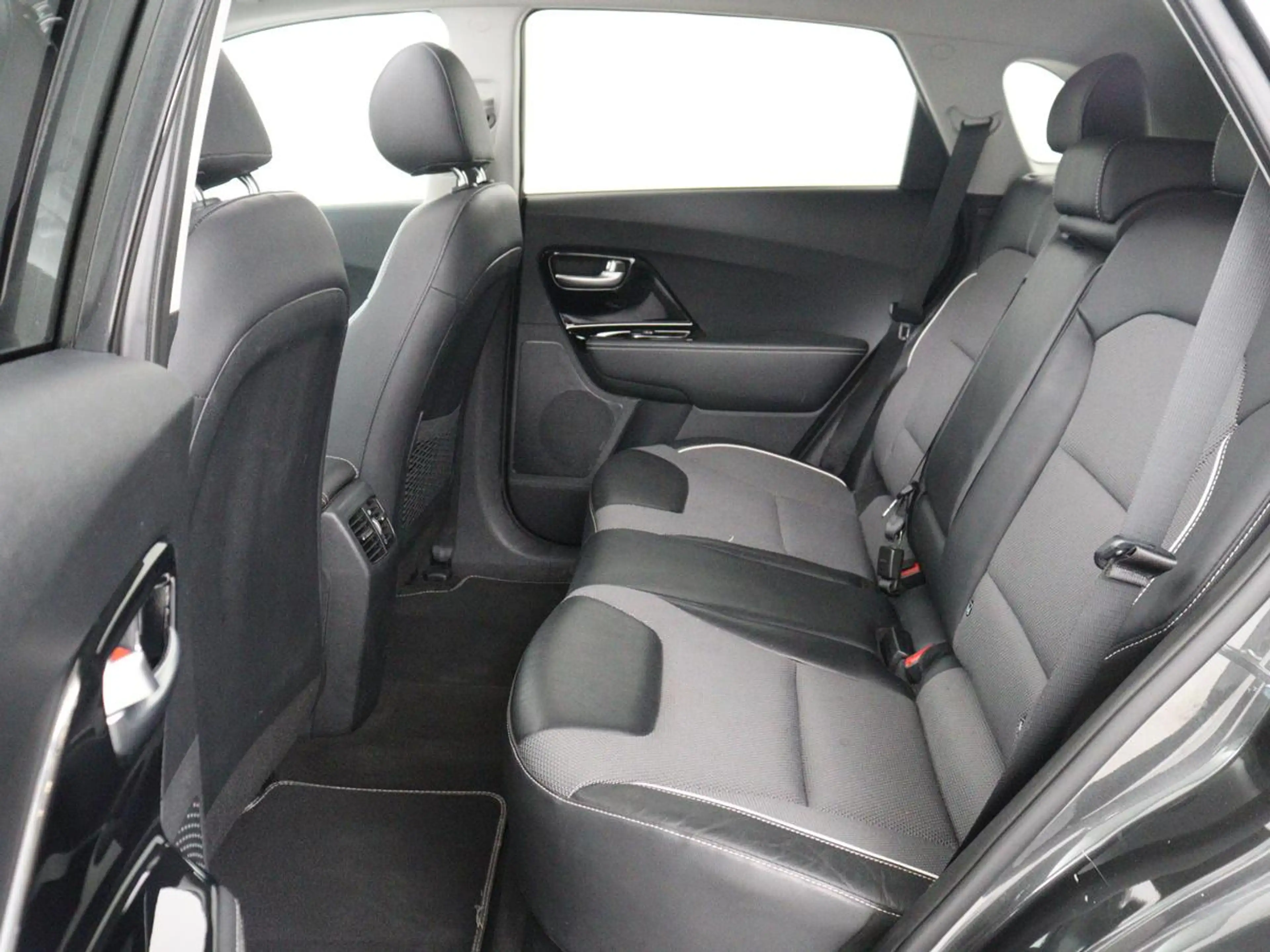 Kia e-Niro DynamicPlusLine 64 kWh | SOH 95,3% | Panoramadak | — photo 7
