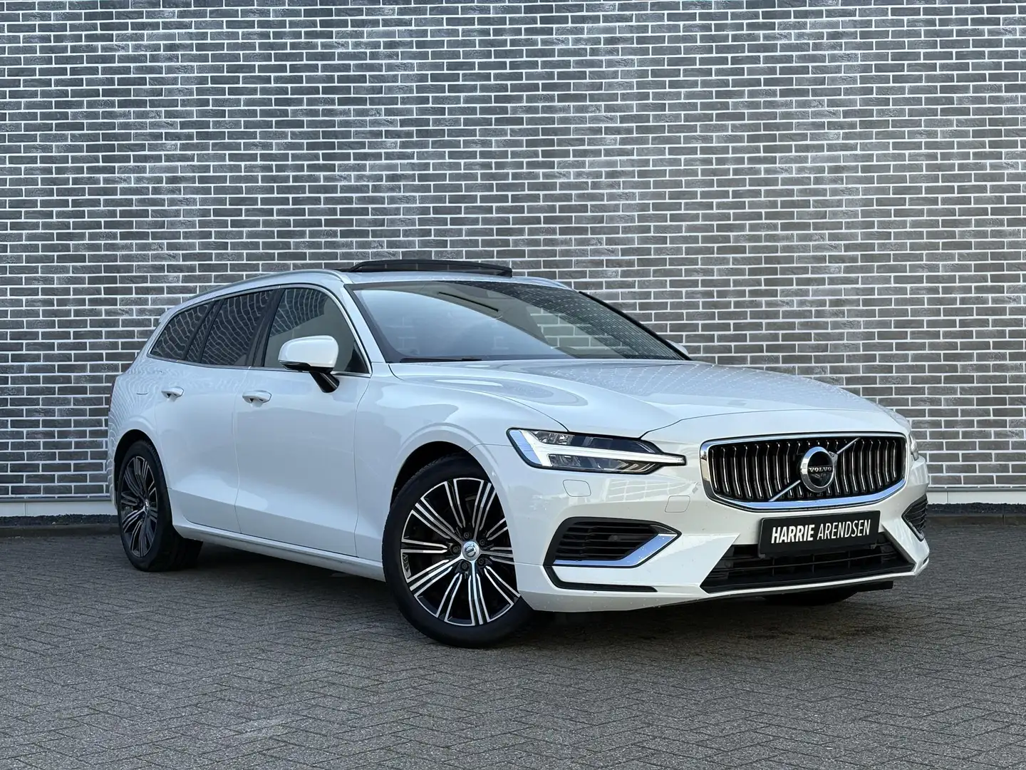 Volvo V60 2.0 T6 Recharge AWD Inscription | Adaptieve Cruise Blanc - 2