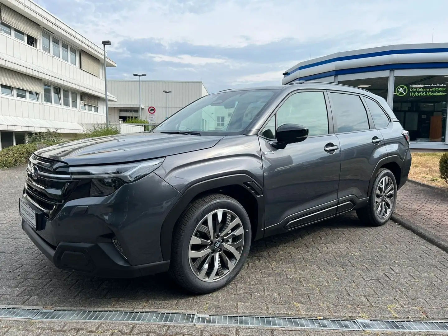 Subaru Forester 2.0 Platinum MJ 25 Grau - 1