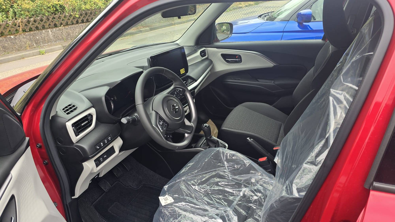 Suzuki Swift Swift 1.2 Dualjet Hybrid MT Comfort+ — photo 5