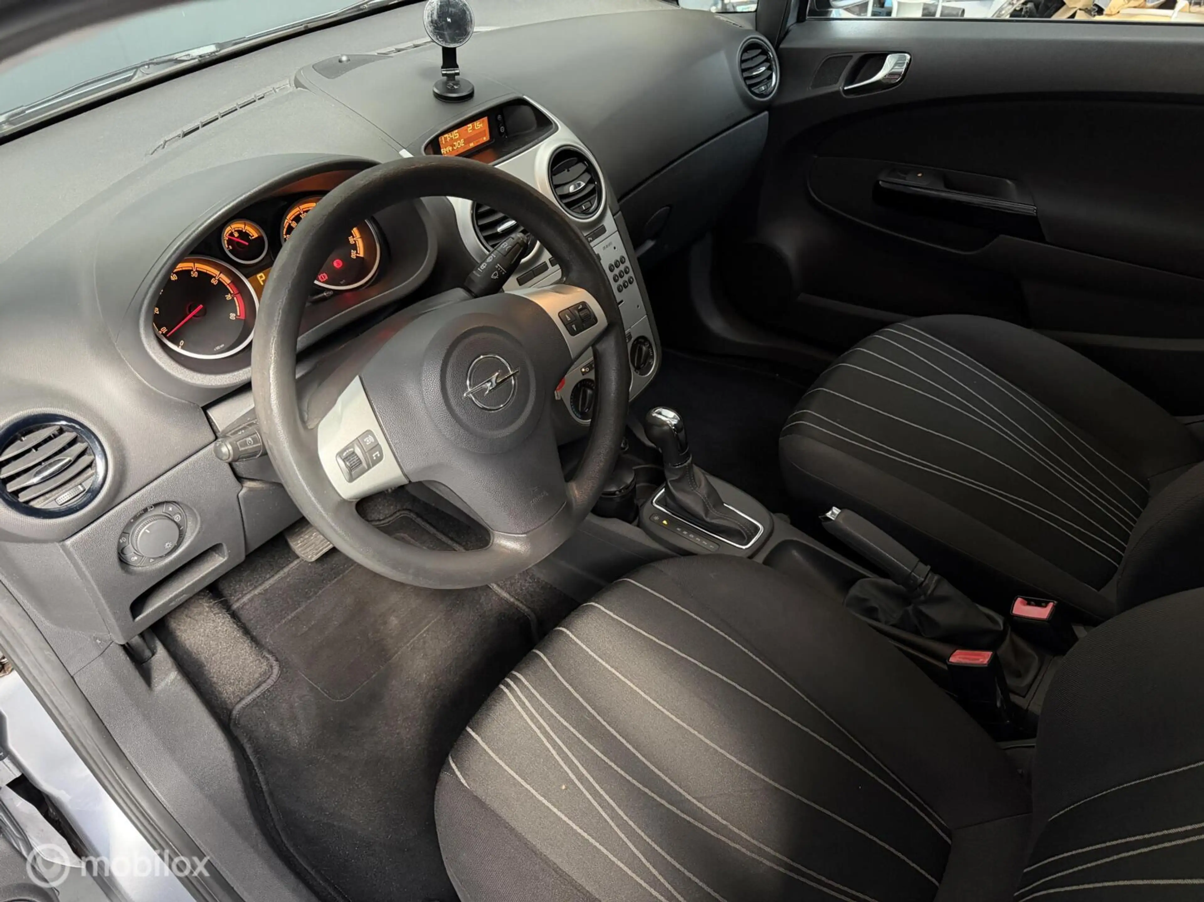 Opel Corsa 1.4-16V Cosmo| Vol Automaat | NAP | Cruise |Airco — photo 27