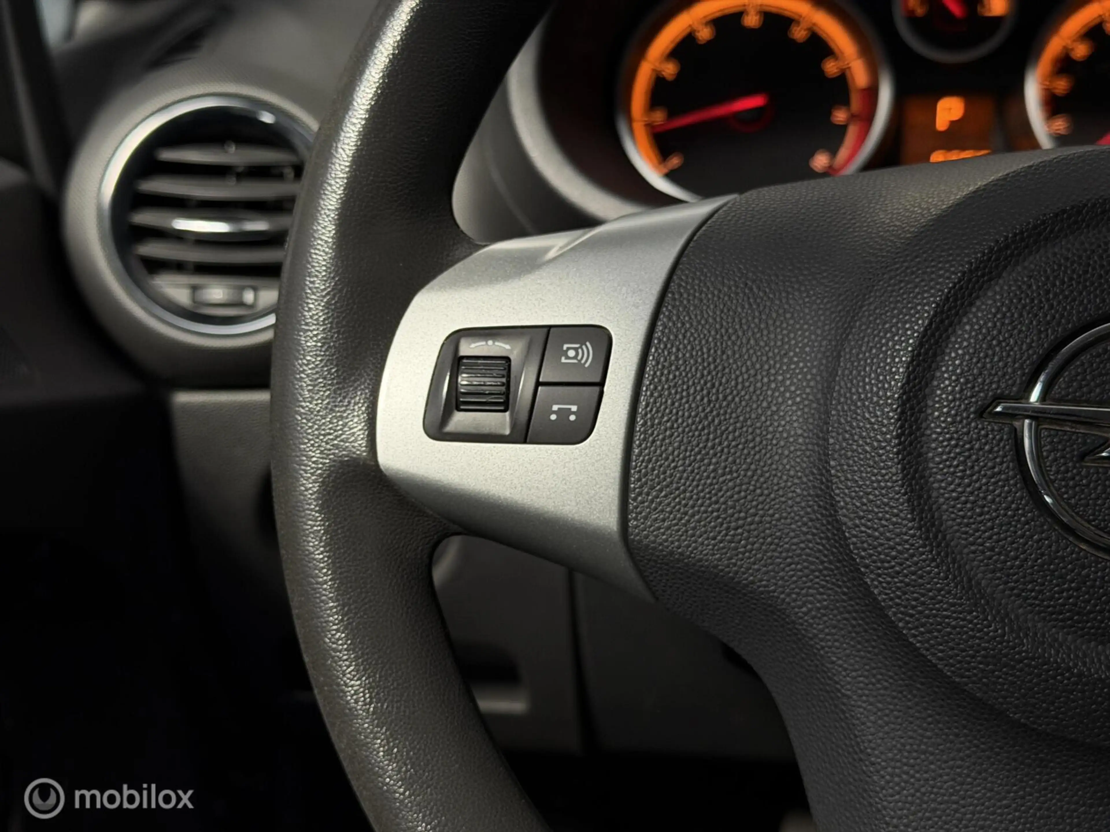 Opel Corsa 1.4-16V Cosmo| Vol Automaat | NAP | Cruise |Airco — photo 32