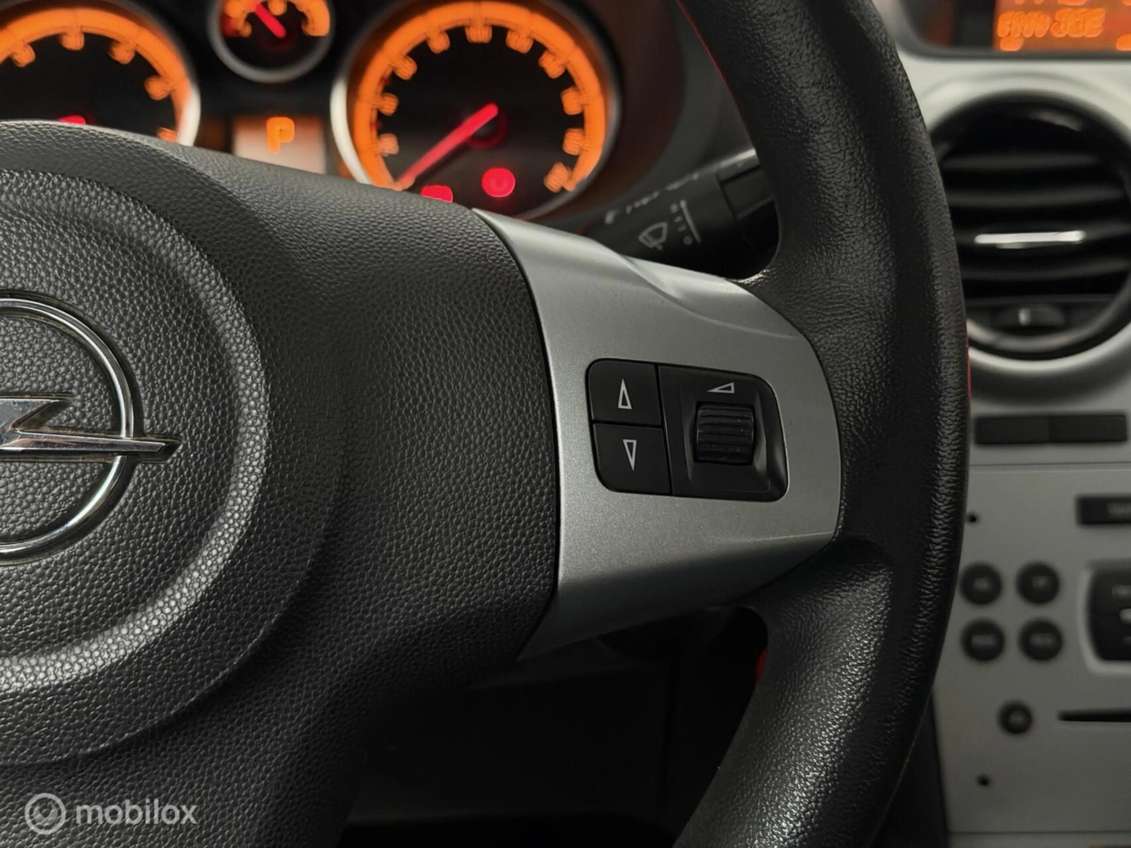 Opel Corsa 1.4-16V Cosmo| Vol Automaat | NAP | Cruise |Airco — photo 33