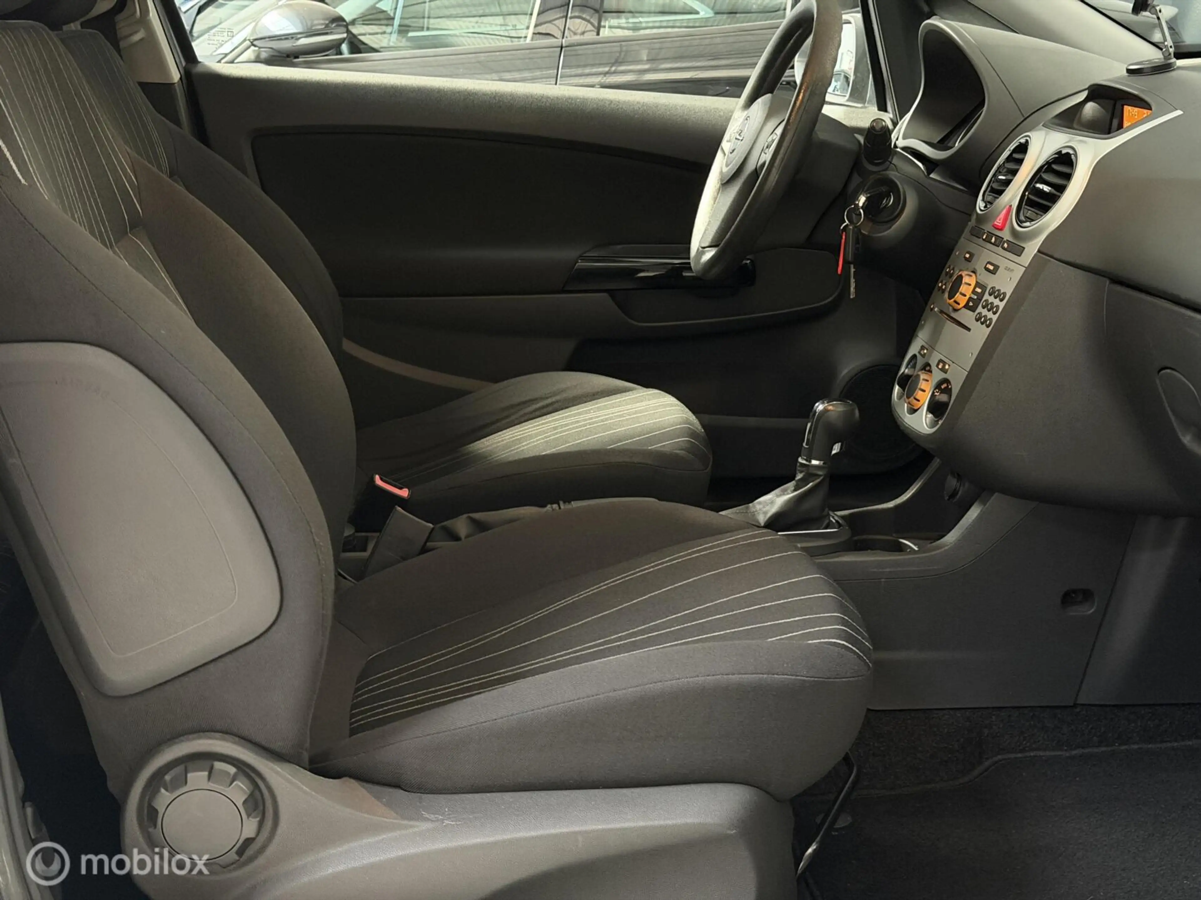 Opel Corsa 1.4-16V Cosmo| Vol Automaat | NAP | Cruise |Airco — photo 42