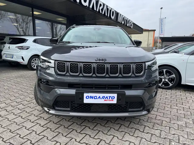 Jeep Compass view 3