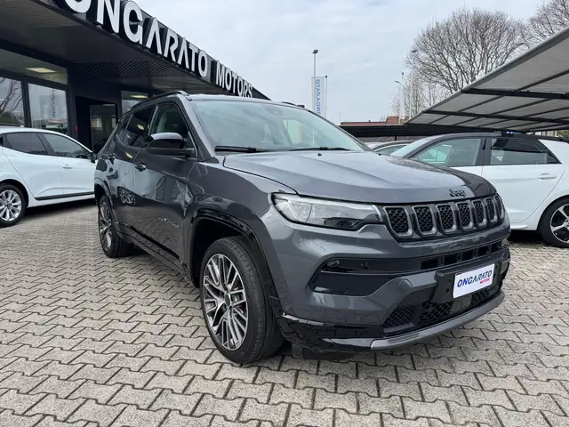 Jeep Compass view 4