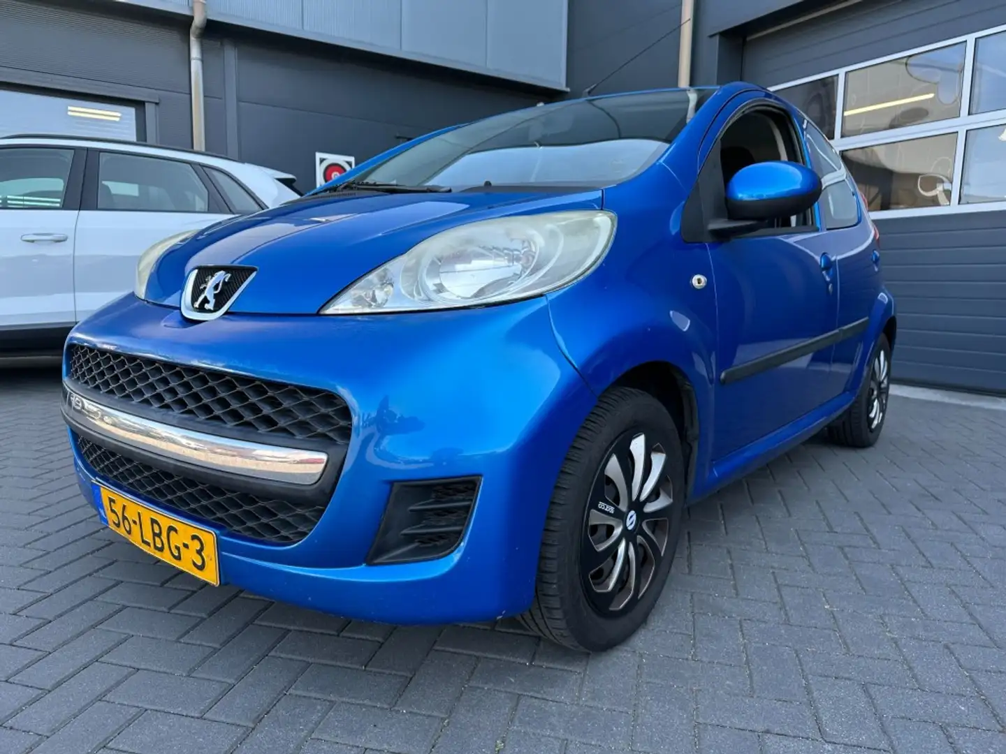 Peugeot 107 1.0 met airco, elektrische ramen, 5drs Blauw - 1