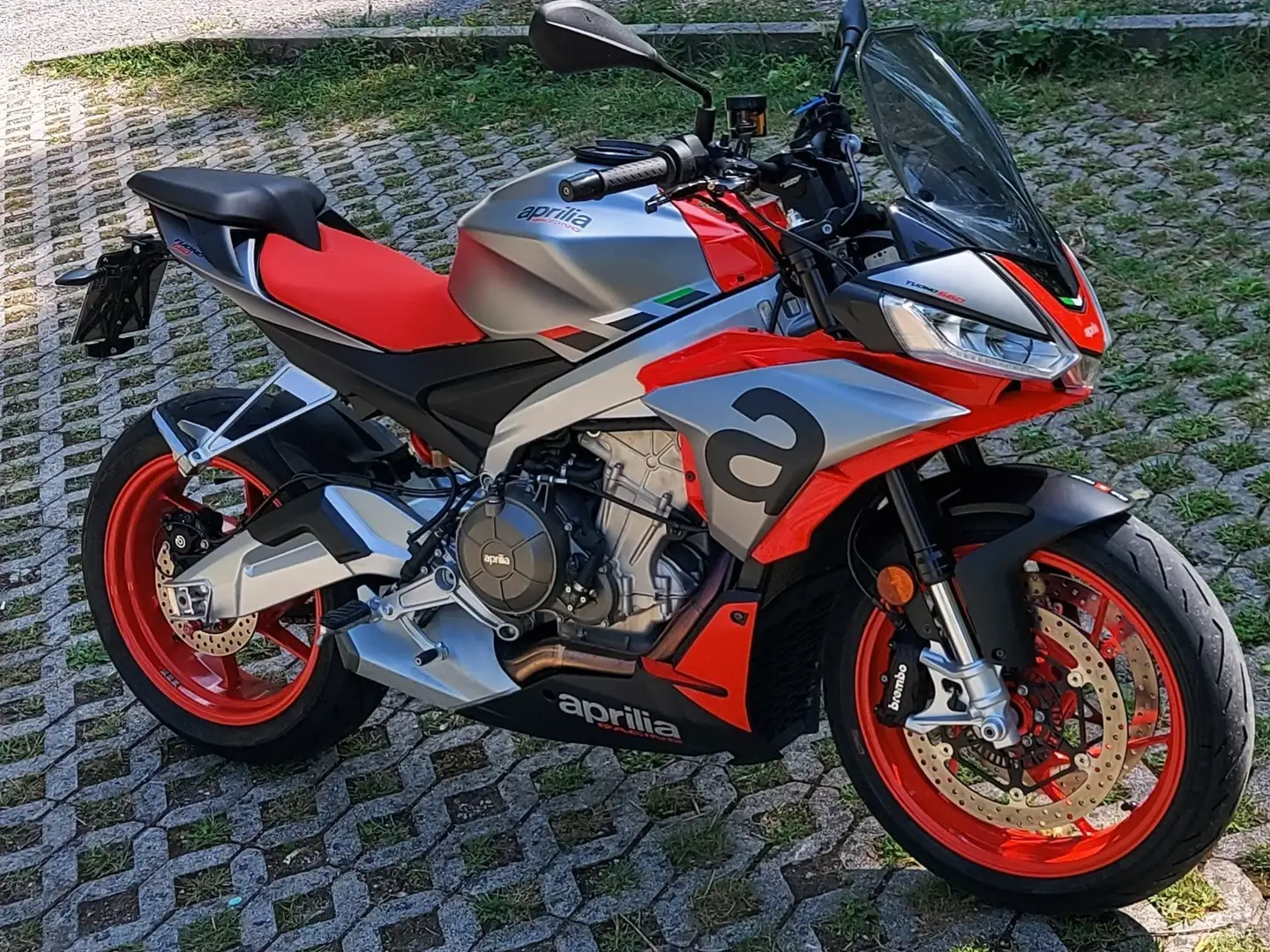 Aprilia Tuono Tuono 660 Gri - 2
