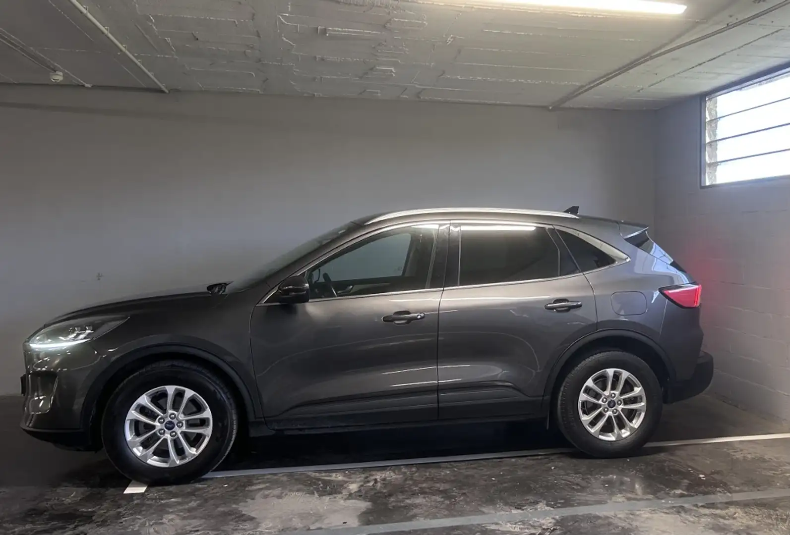 Ford Kuga 2.0 EcoBlue MEHV Titanium FWD 150 Gris - 2