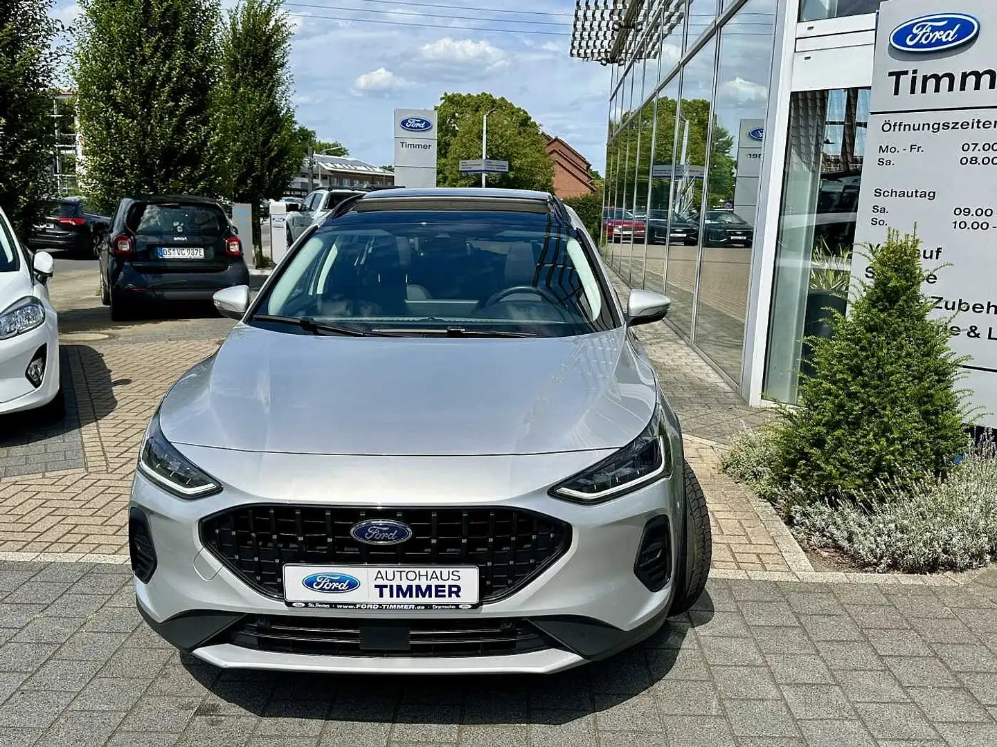 Ford Focus Turnier 1.0 EcoBoost Hybrid Aut. Active, LED, Pano Silber - 2