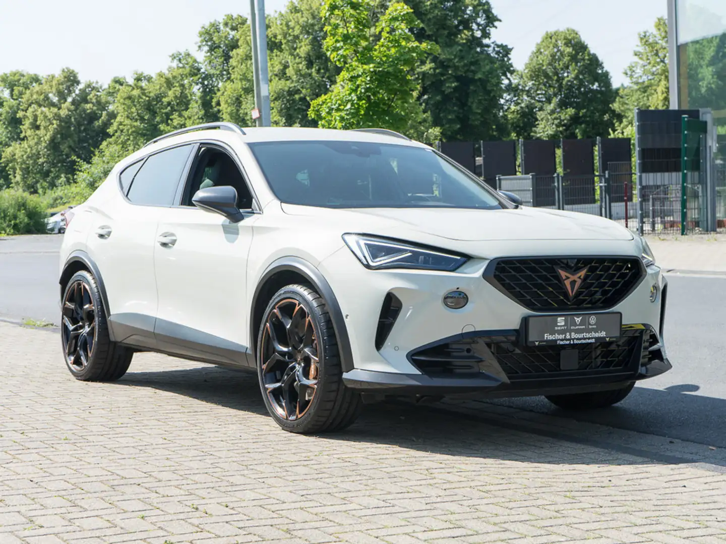 CUPRA Formentor VZ5 Edition BEATS NAVI MATRIX ACC Gris - 2