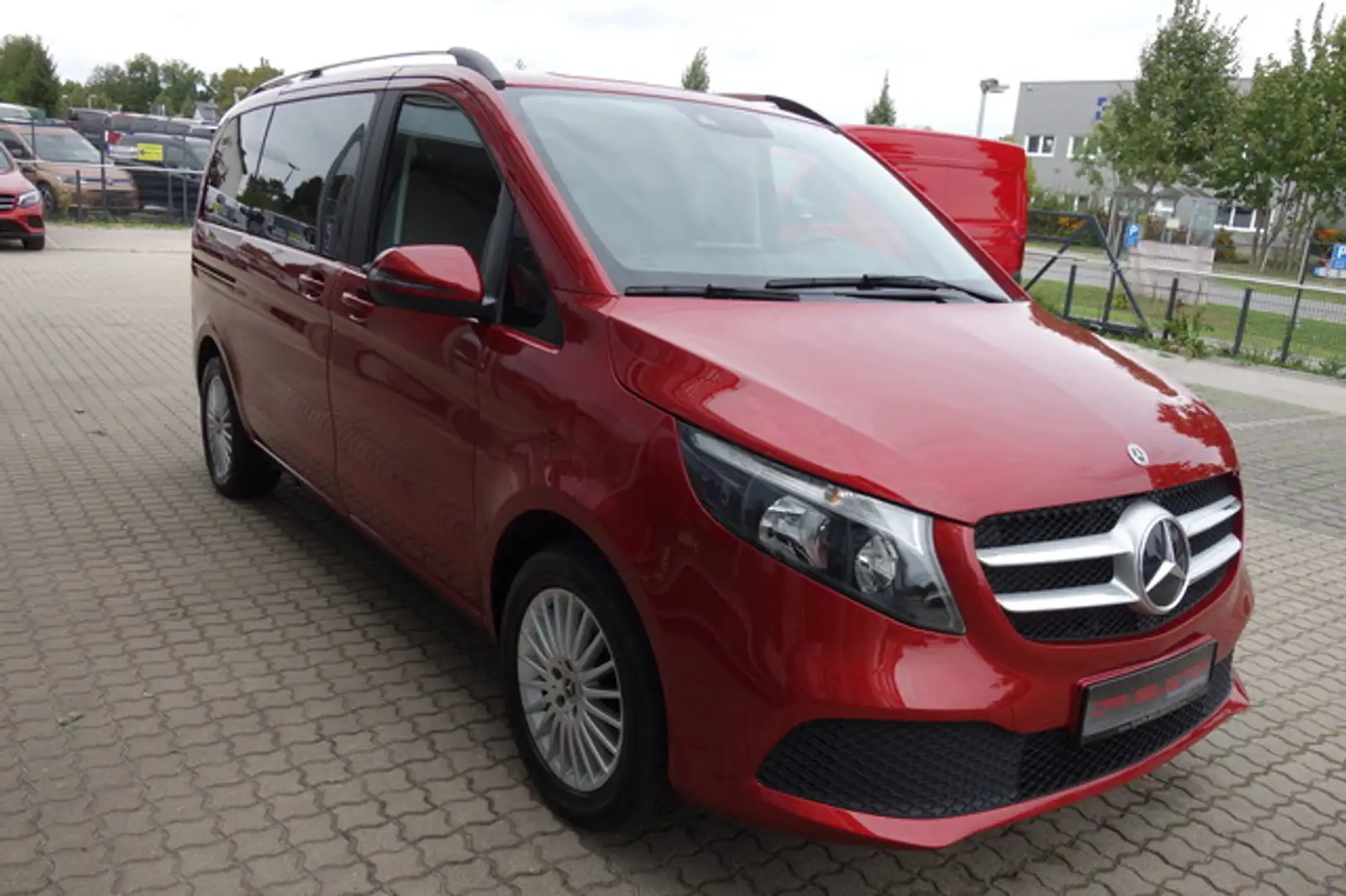 Mercedes-Benz V 220 d Kompakt LIEGEPAKET STDHZG/MBUX/AHK/KAM Rood - 2
