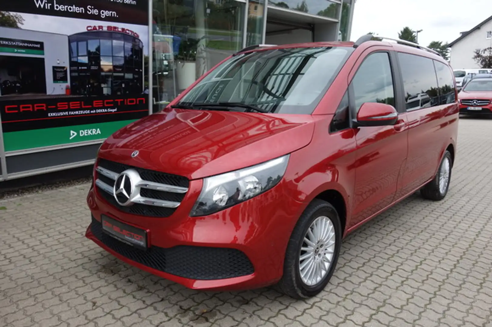 Mercedes-Benz V 220 d Kompakt LIEGEPAKET STDHZG/MBUX/AHK/KAM Rood - 1