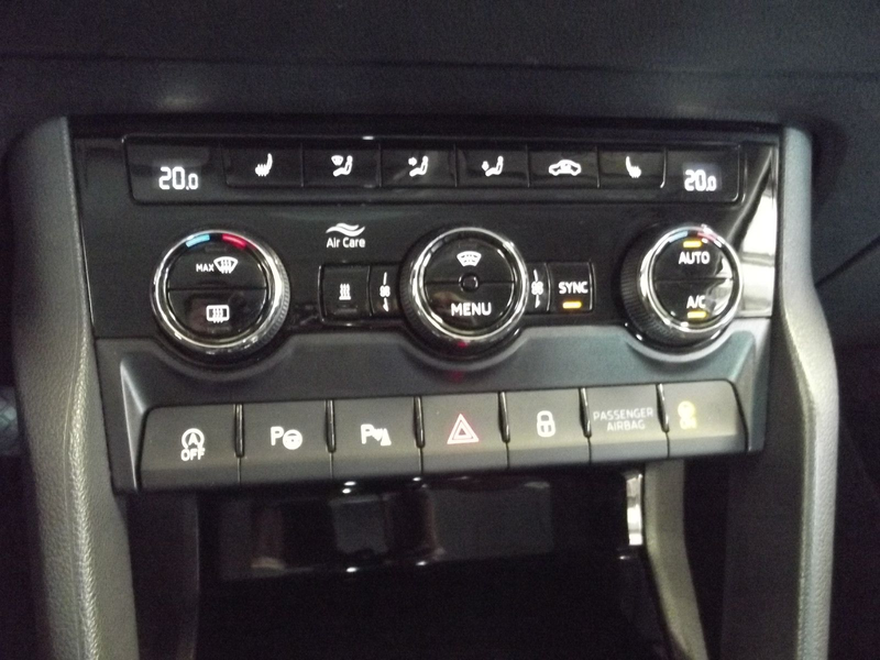 Skoda Karoq style Editon 100 NAVI AHK KAMERA — photo 14
