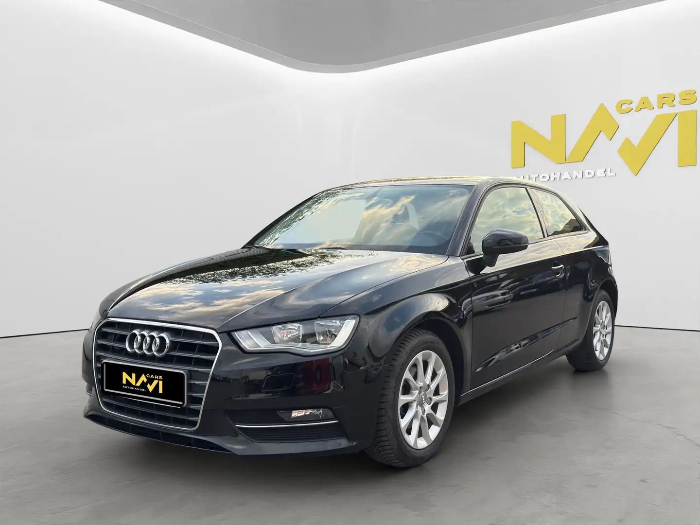 Audi A3 attraction Schwarz - 1