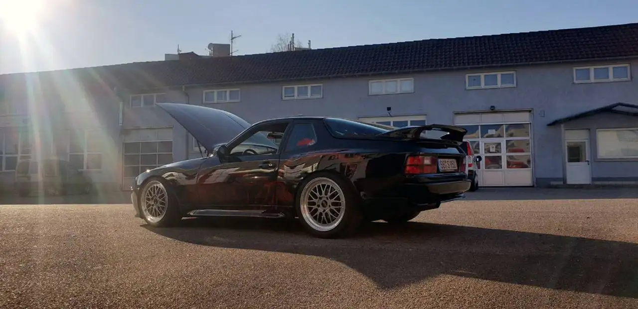 Porsche 944 3L Turbo, foto 1