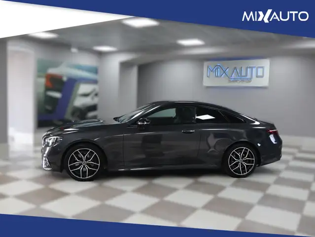 Mercedes-Benz E-Class view 6