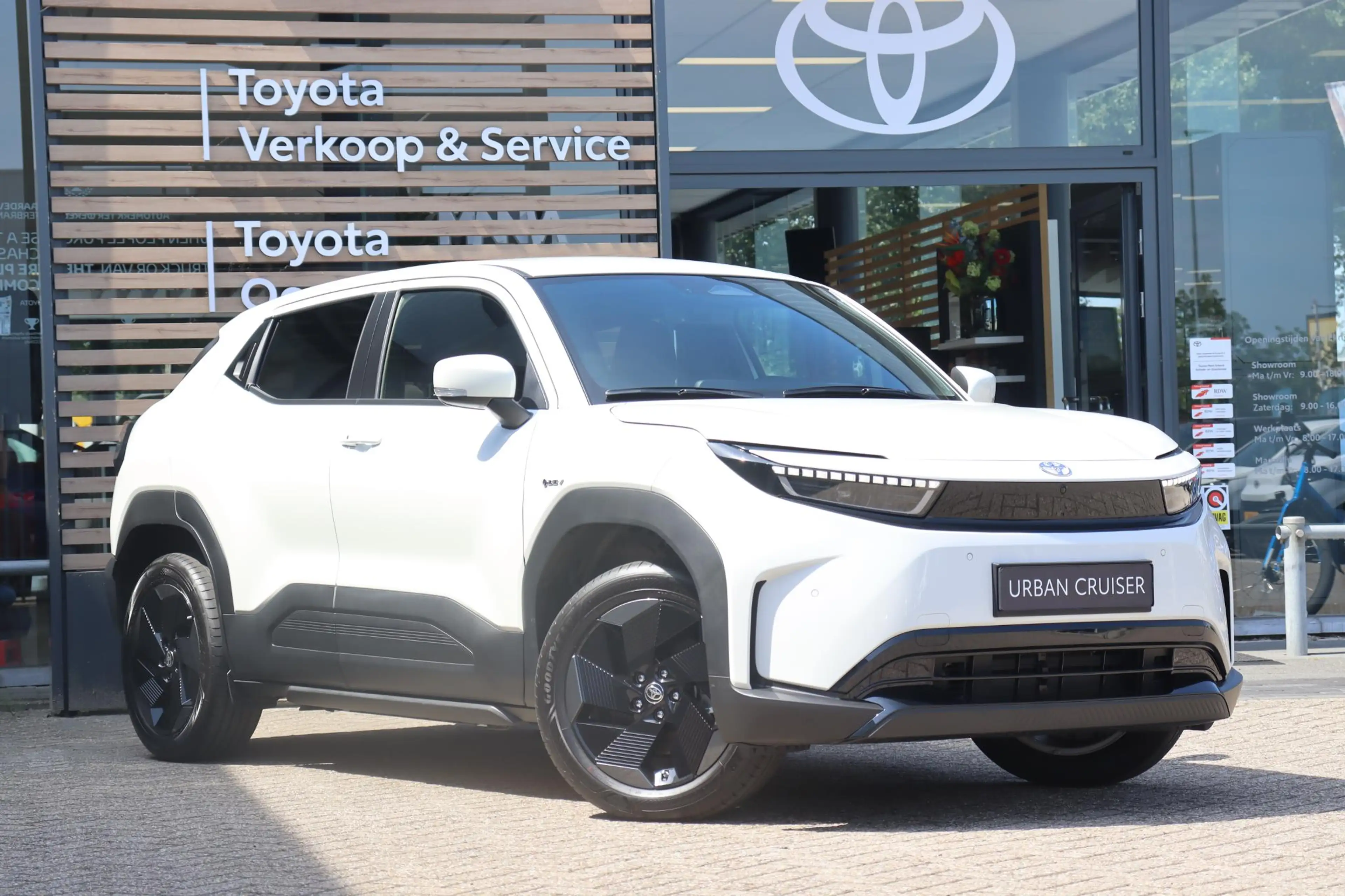 Toyota Urban Cruiser Dynamic 61 kWh , Nieuw en snel leverbaar (juni 202 — photo 5
