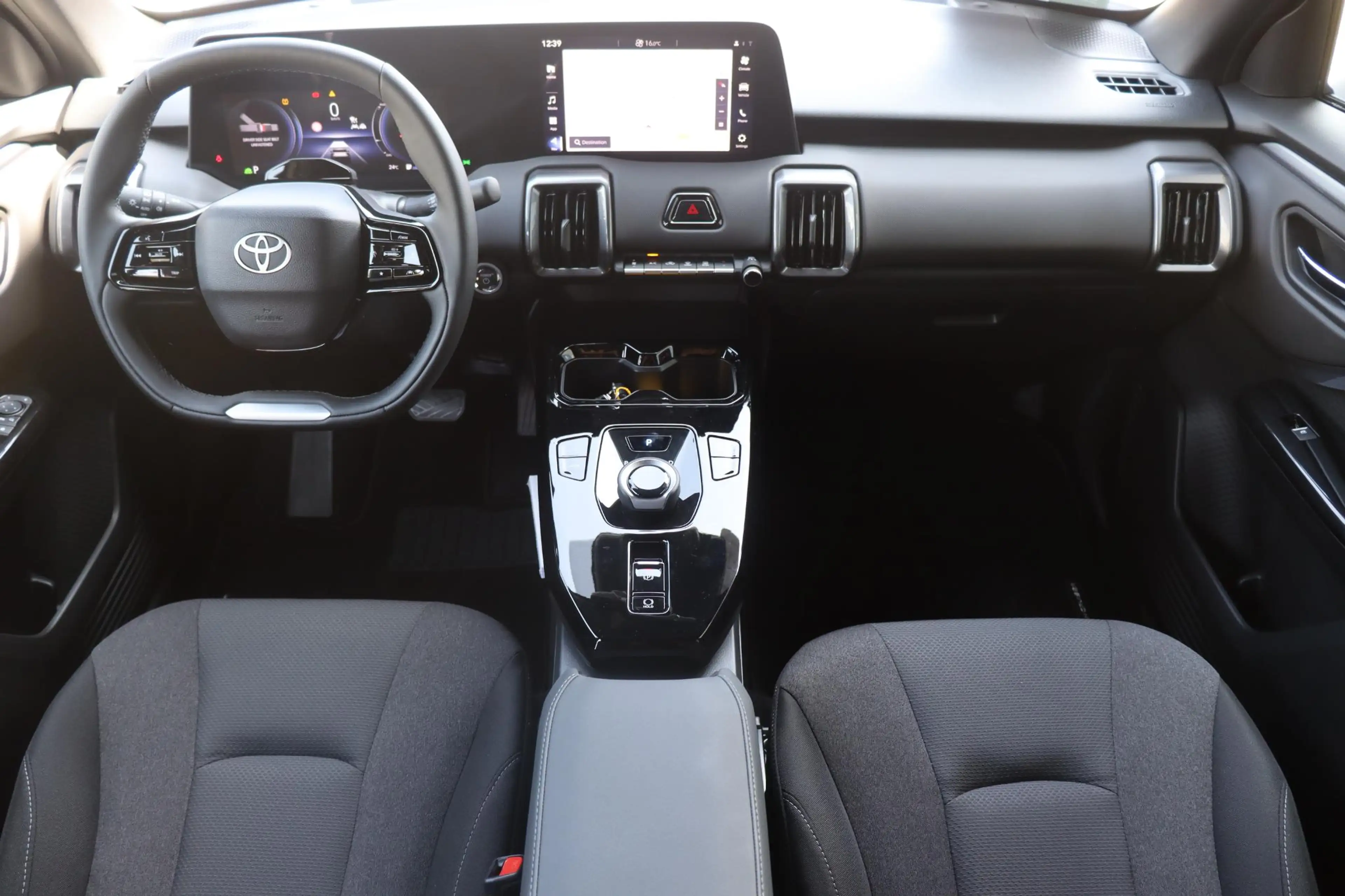 Toyota Urban Cruiser Dynamic 61 kWh , Nieuw en snel leverbaar (juni 202 — photo 3