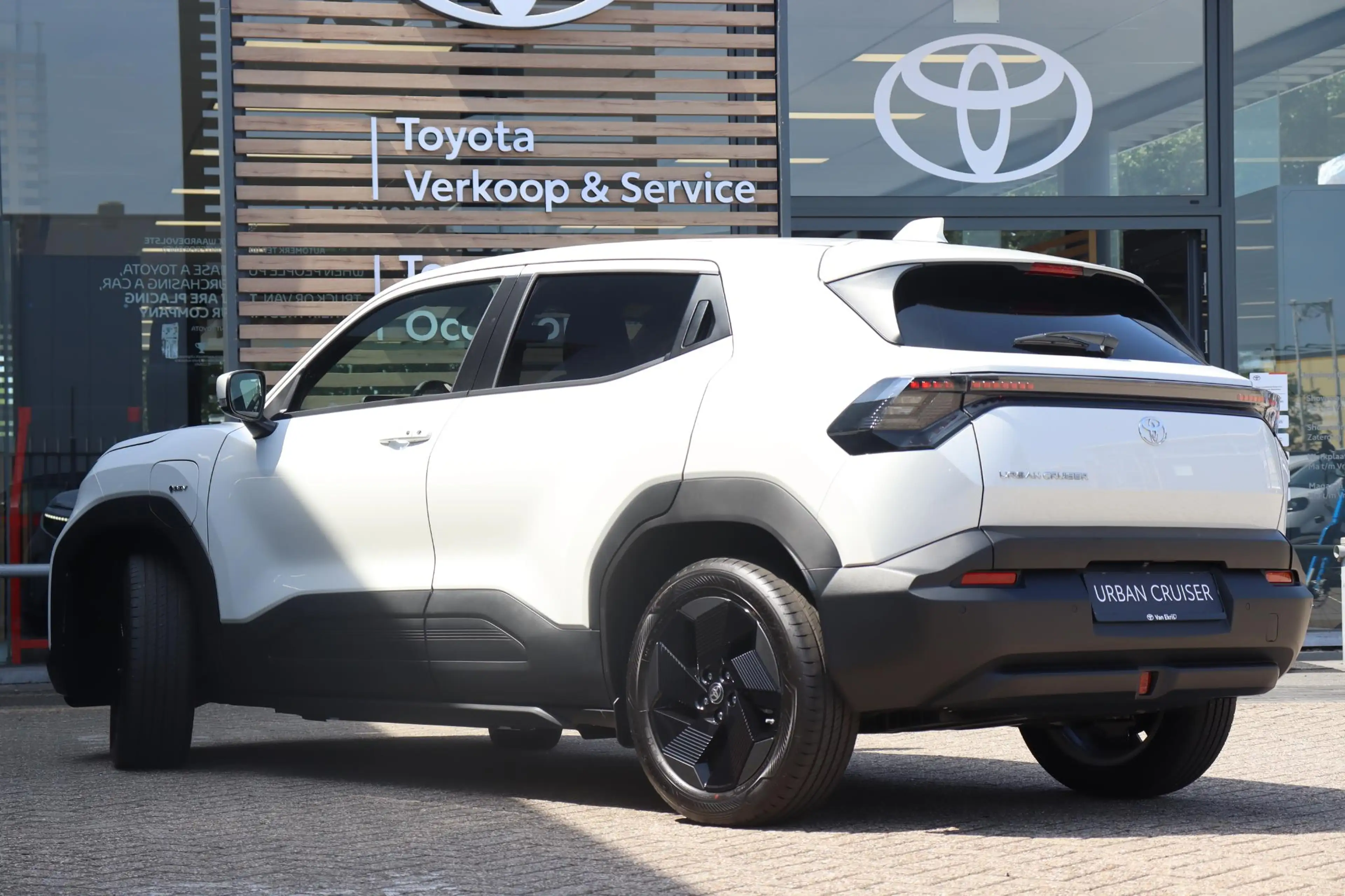 Toyota Urban Cruiser Dynamic 61 kWh , Nieuw en snel leverbaar (juni 202 — photo 11