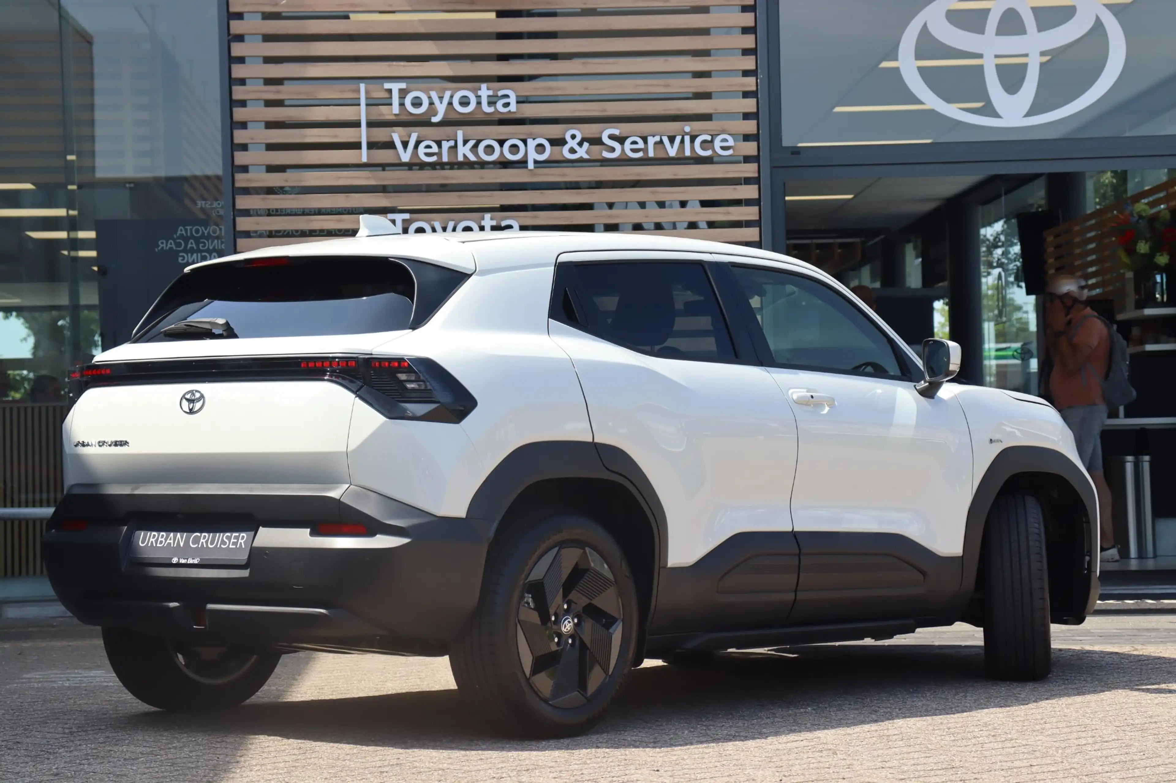 Toyota Urban Cruiser Dynamic 61 kWh , Nieuw en snel leverbaar (juni 202 — photo 2