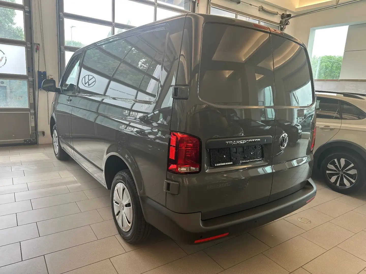 Volkswagen T6 Transporter T6.1 Transporter Kasten FWD + Neuwagen + Šedá - 2