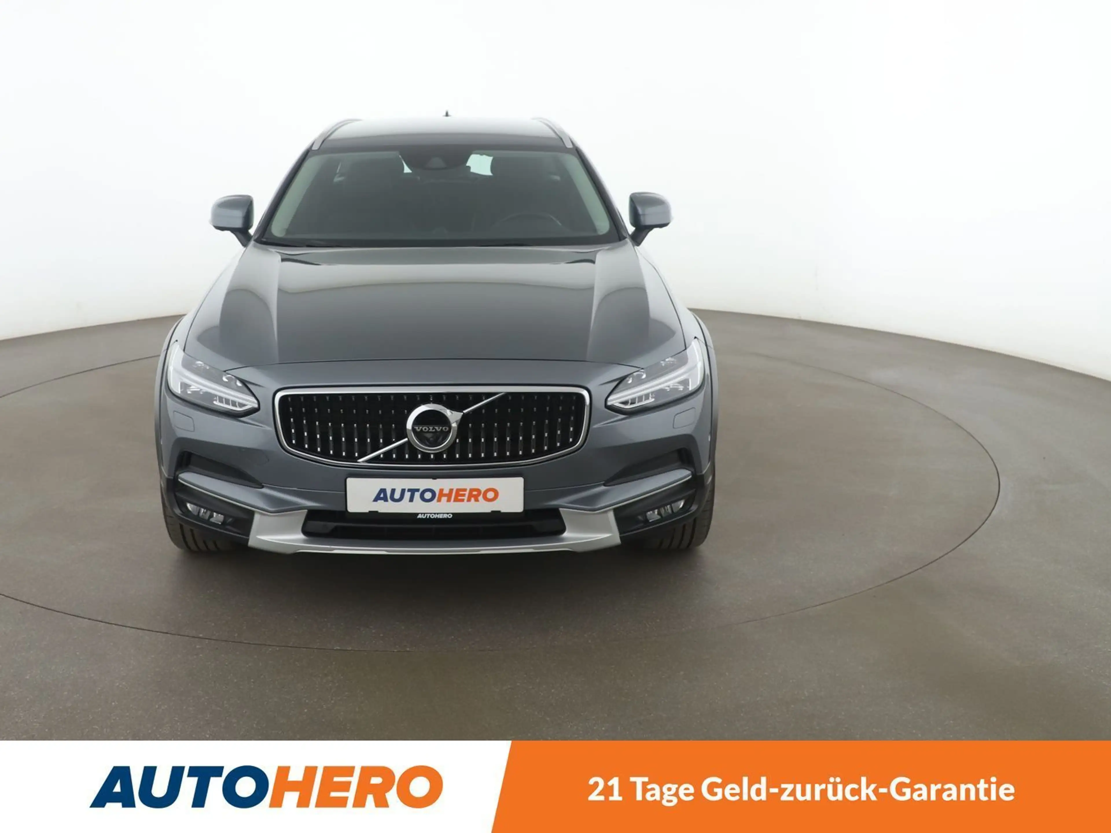 Volvo V90 Cross Country 2.0 D4 AWD Aut.*360CAM*B&W*ACC*LED*NAVI*PDC* — photo 9
