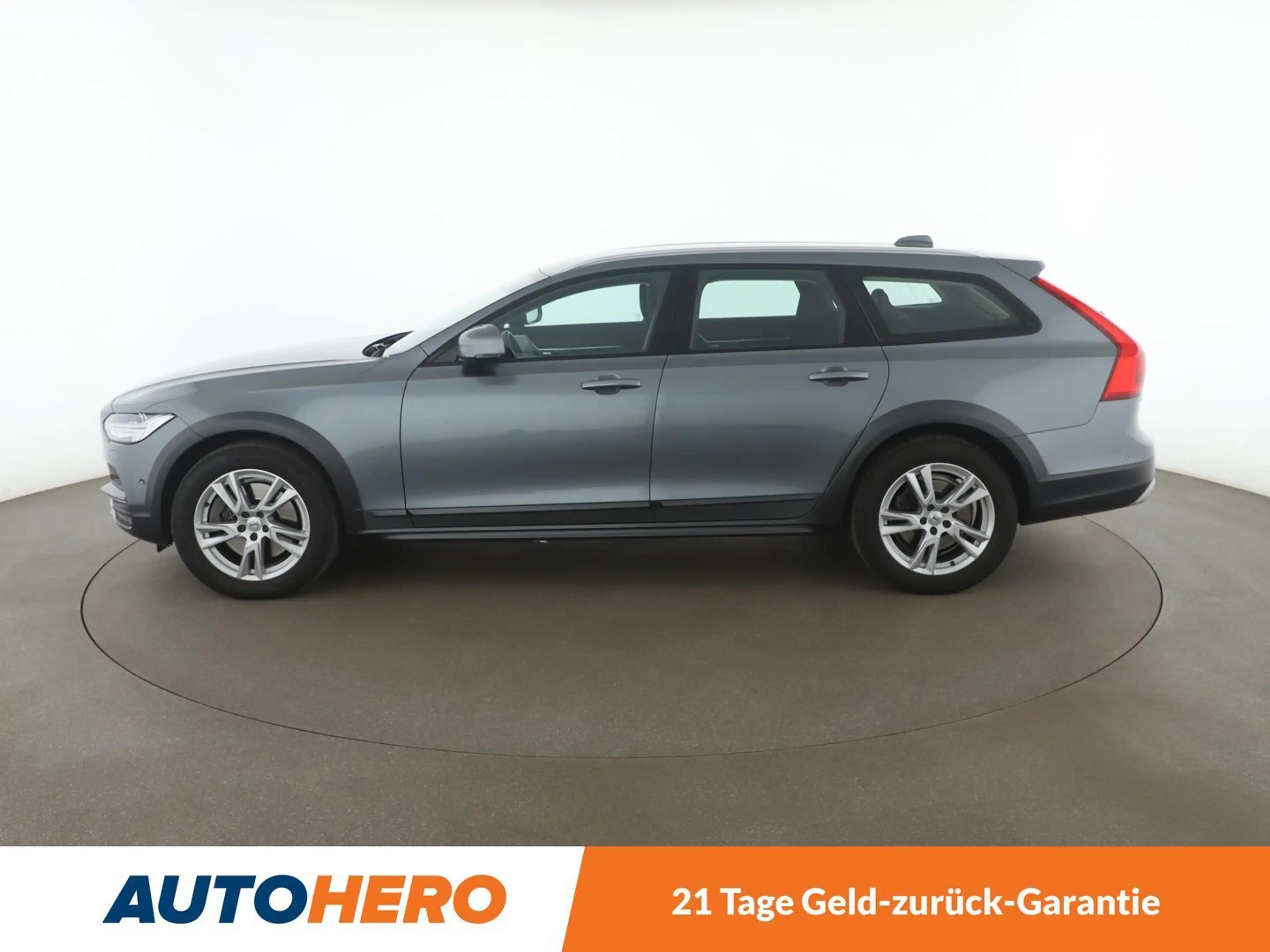 Volvo V90 Cross Country 2.0 D4 AWD Aut.*360CAM*B&W*ACC*LED*NAVI*PDC* — photo 3
