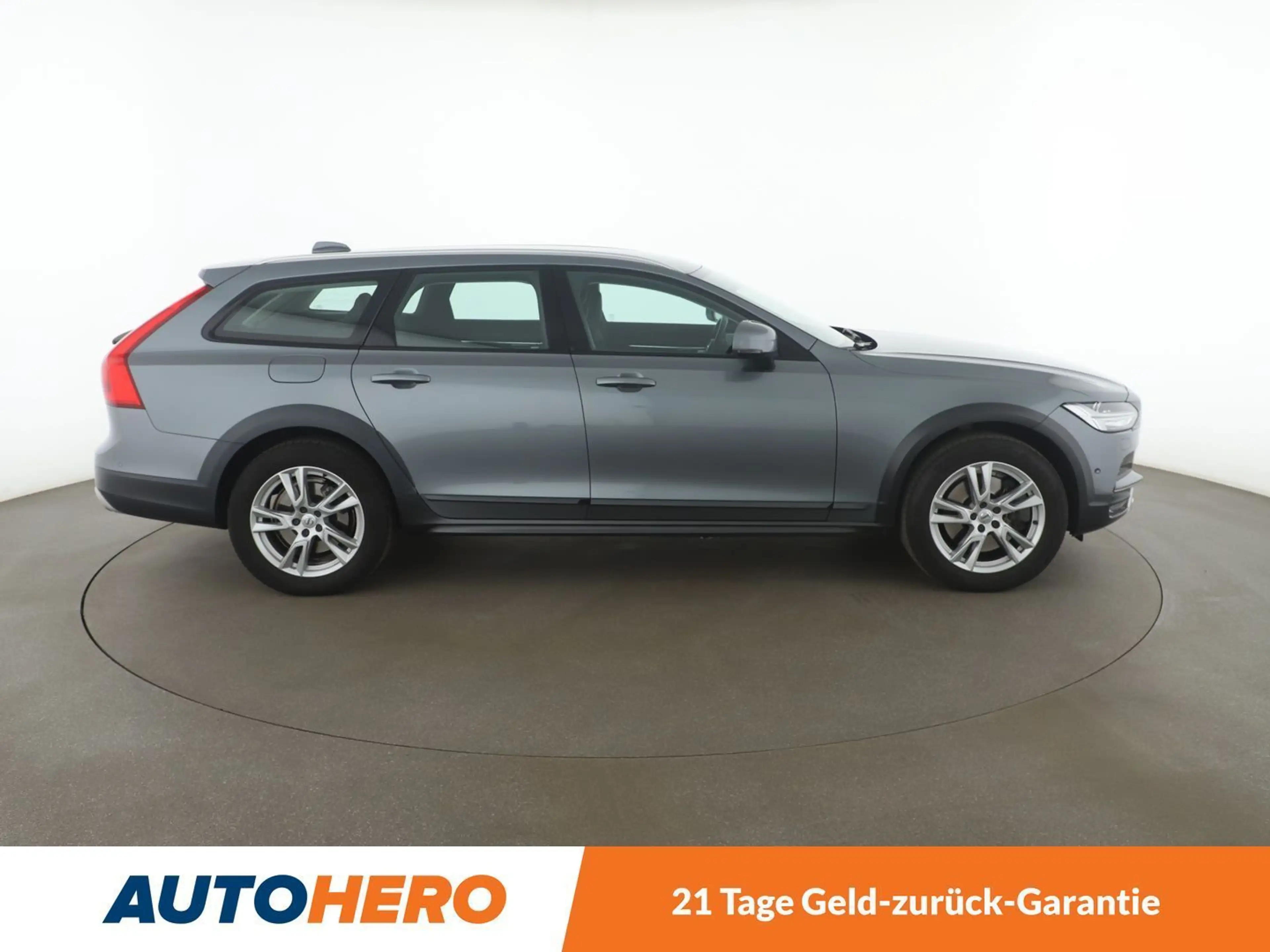 Volvo V90 Cross Country 2.0 D4 AWD Aut.*360CAM*B&W*ACC*LED*NAVI*PDC* — photo 7