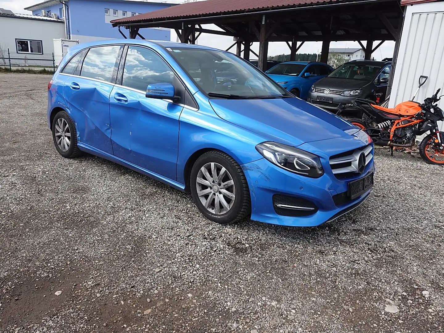 Mercedes-Benz B 180 d Blau - 2