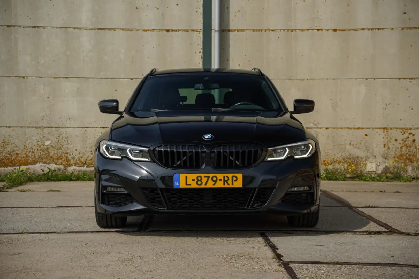 BMW 330 3-serie Touring 330i M-Sport Zwart - 2