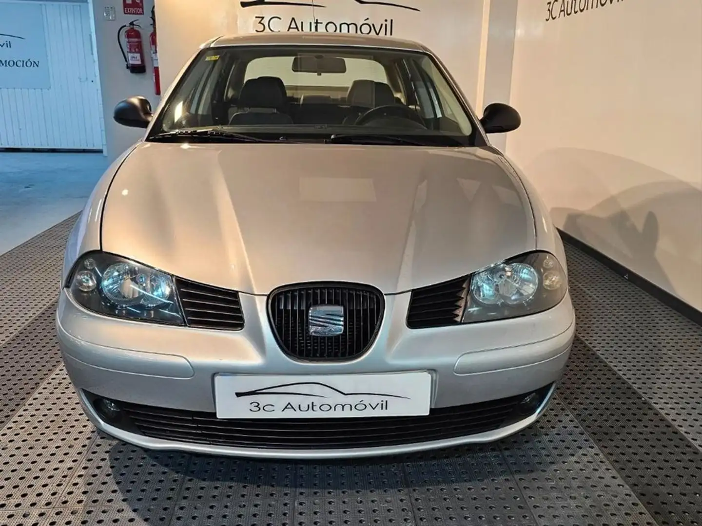 SEAT 1.9 SDI REFERENCE Gris - 2