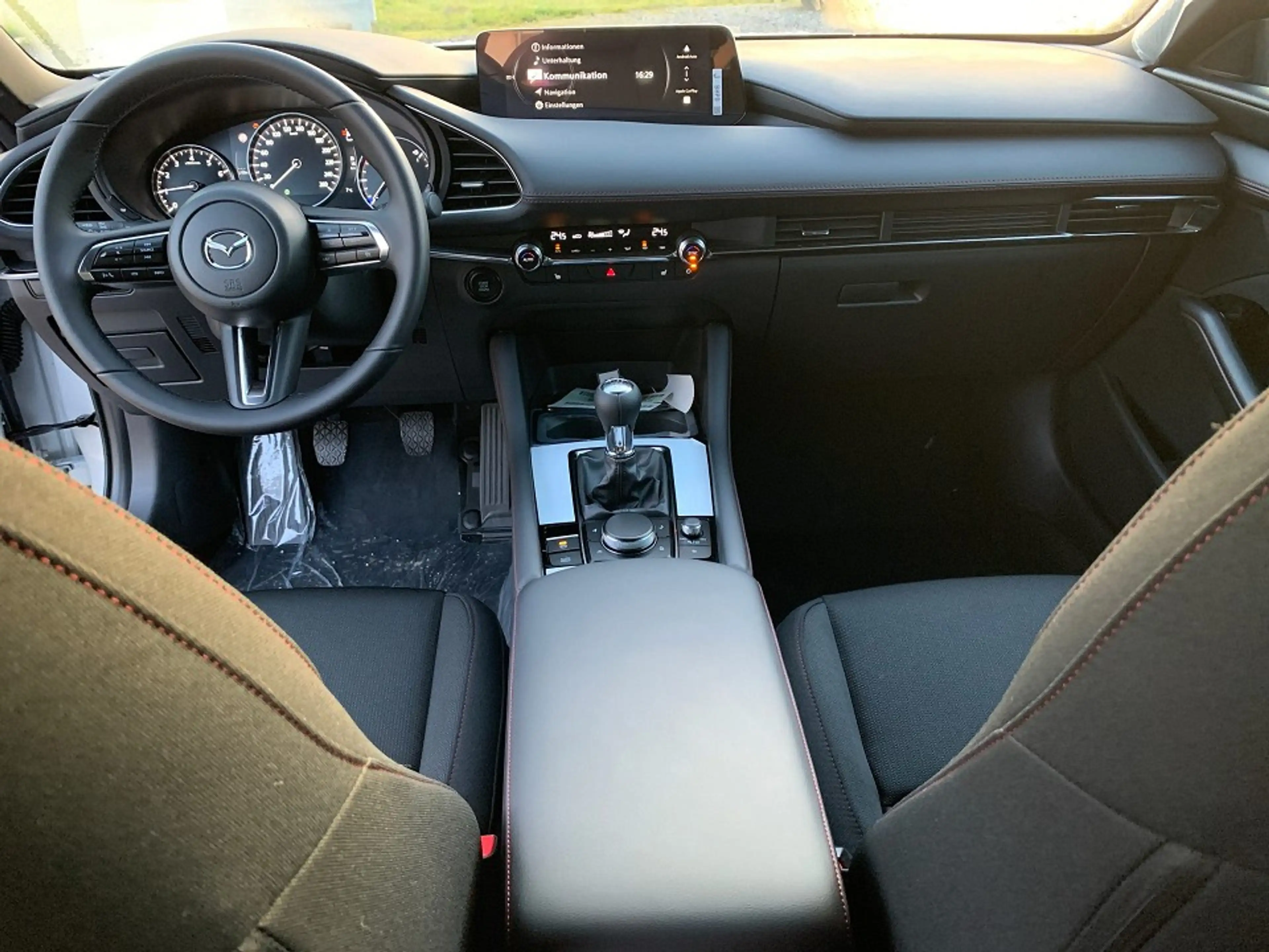 Mazda 3 2.5L e-SKYACTIV G 140ps 6AT FWD Centre-Line DASO M — photo 5