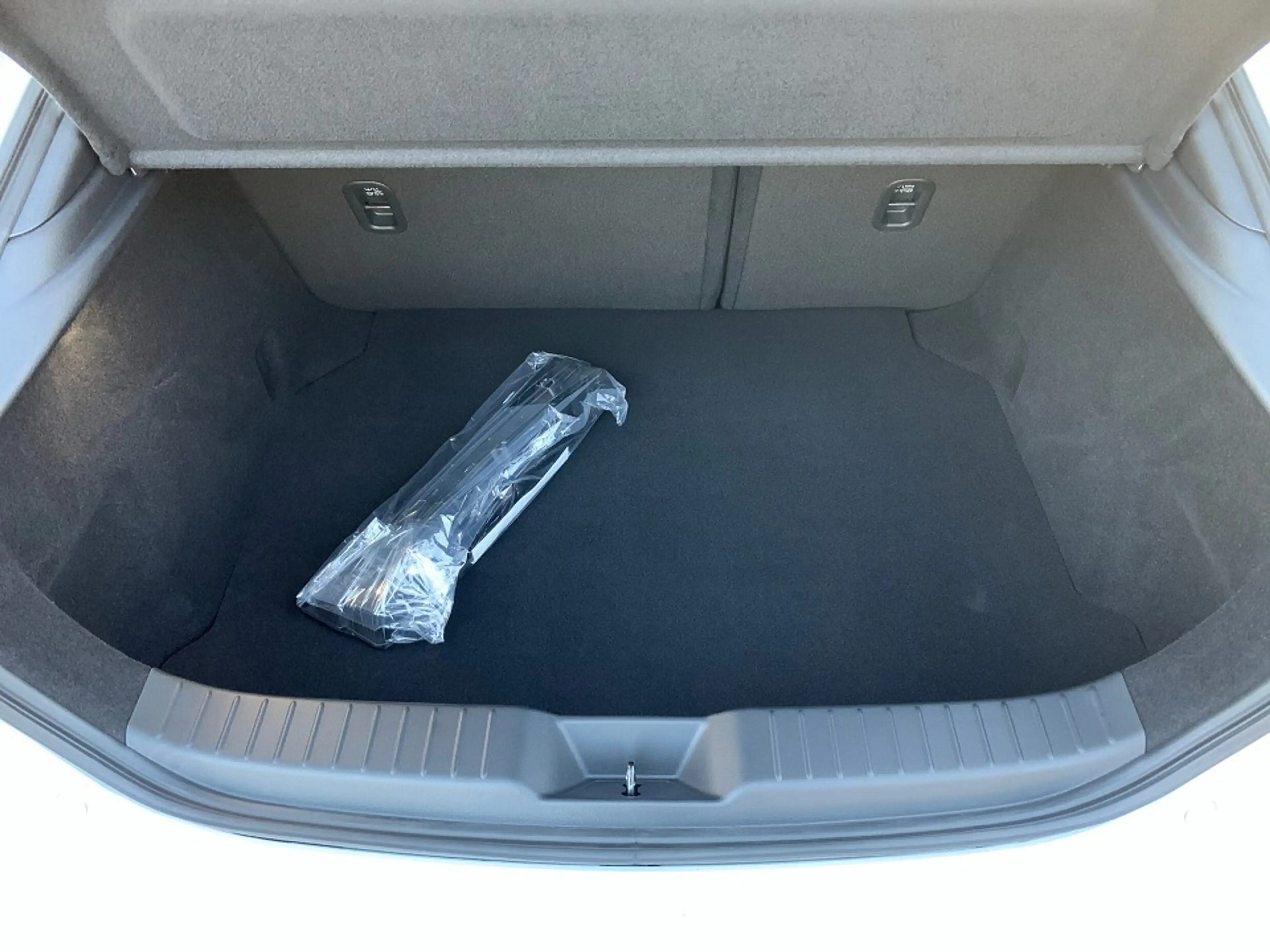 Mazda 3 2.5L e-SKYACTIV G 140ps 6AT FWD Centre-Line DASO M — photo 7