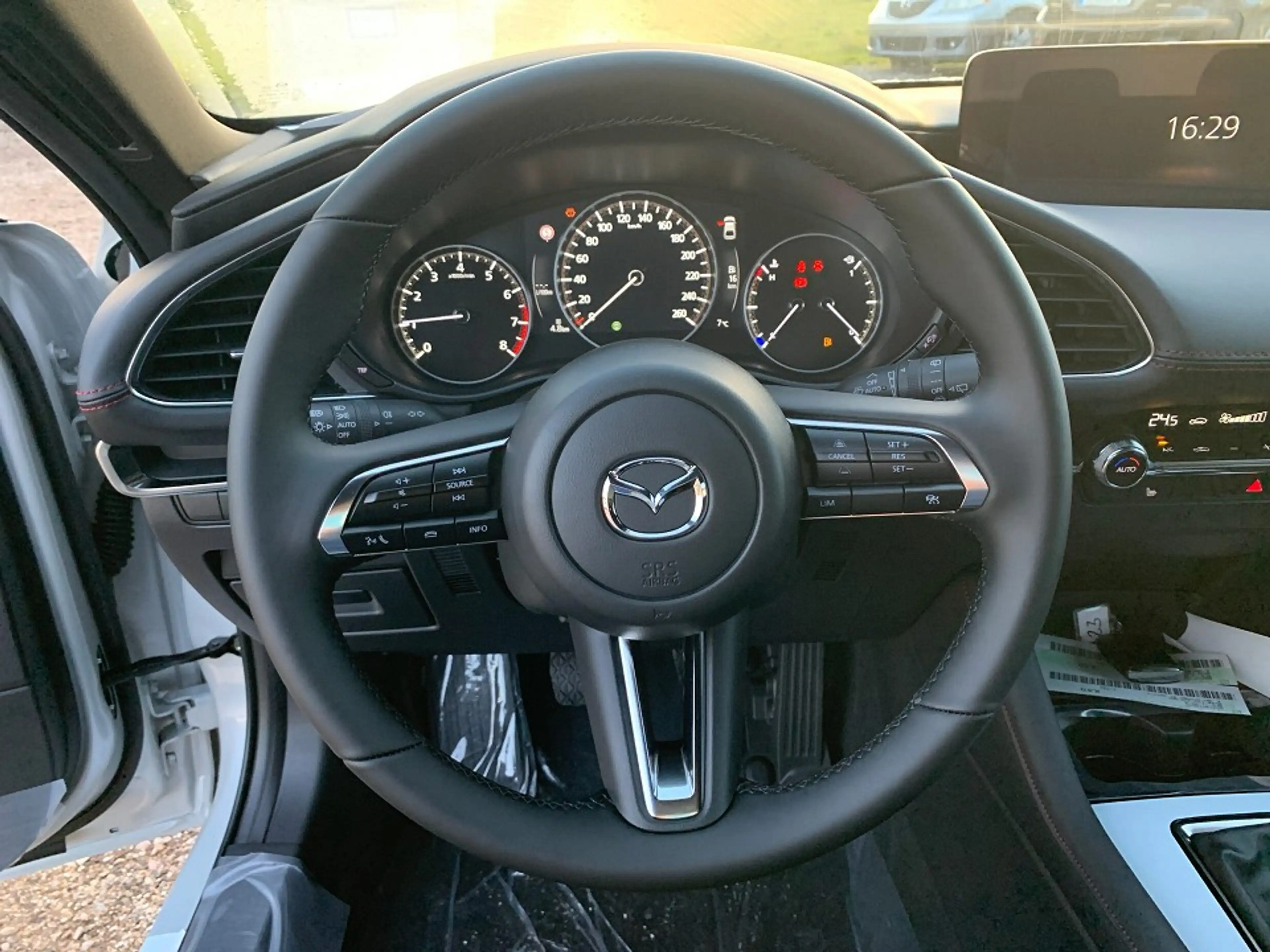 Mazda 3 2.5L e-SKYACTIV G 140ps 6AT FWD Centre-Line DASO M — photo 3