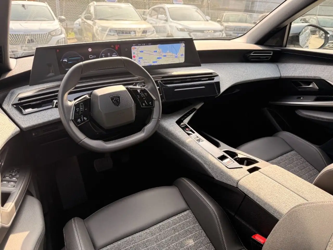 Peugeot 5008 Hybrid 145 e-DCS6 Allure 7P 5