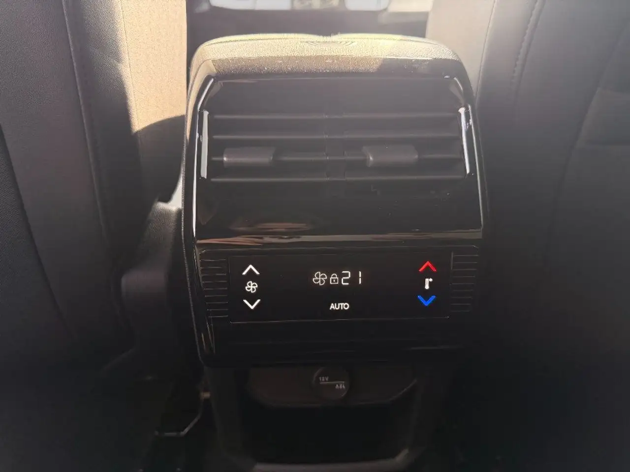 Peugeot 5008 Hybrid 145 e-DCS6 Allure 7P 17