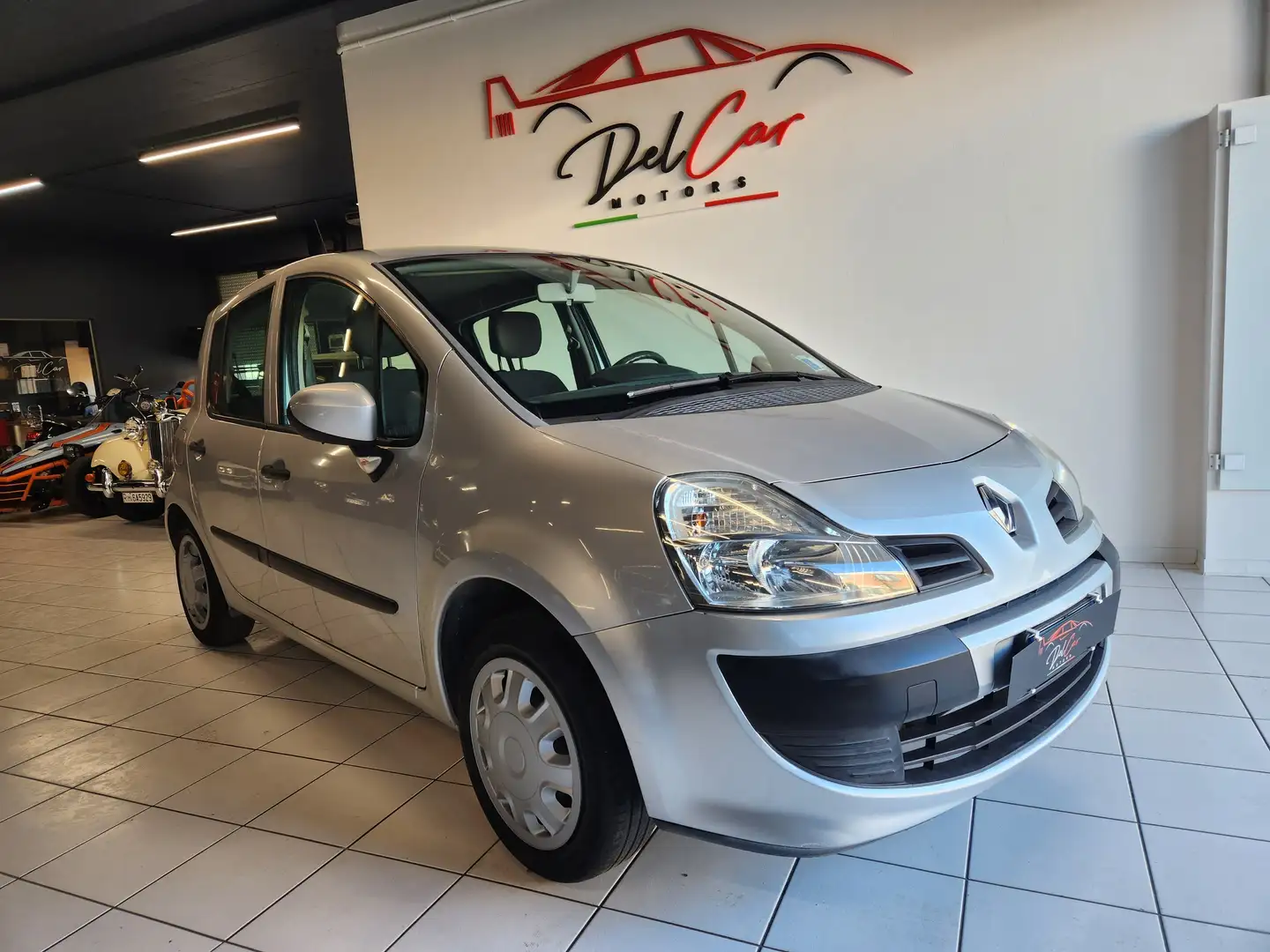 Renault Modus 1.2 16v Expression Neopatentati Distribuzione Zilver - 1