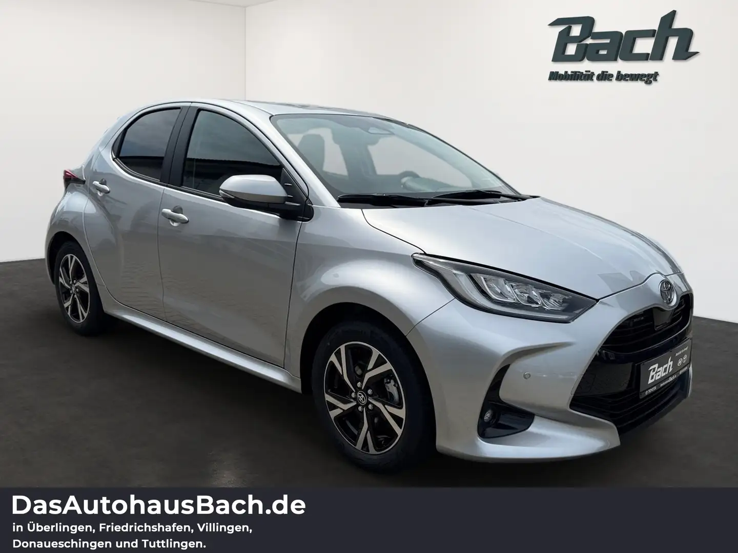 Toyota Yaris 1,5 Hybrid Teamplayer Comfort + Safety ACC Silber - 2