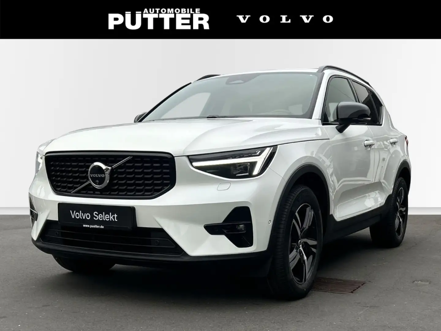 Volvo XC40 B3 Benzin Plus Dark 18'' 360 Kamera LED ACC DAB Ha Weiß - 1