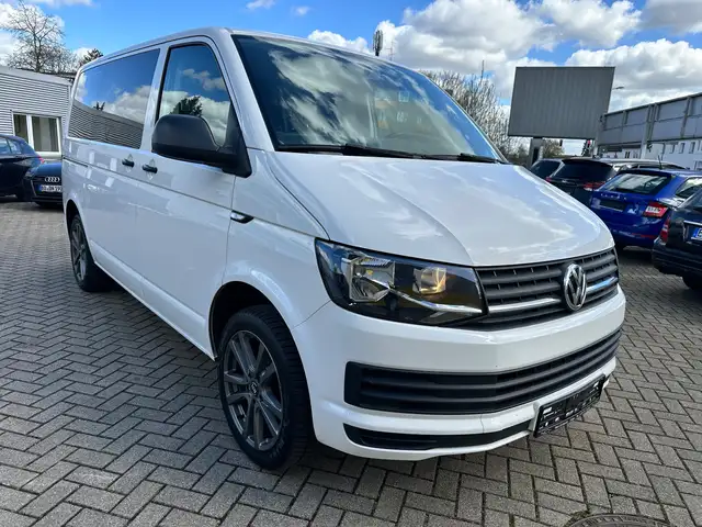Volkswagen T6 Kombi 110kw/ 9 Sitzer / Anhängerkupplung /Tüv 8/26