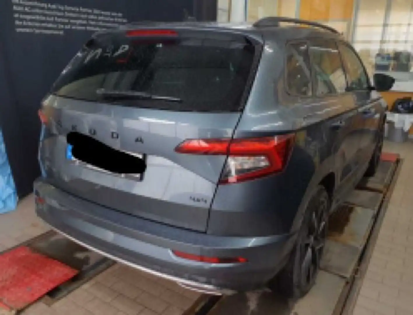 Skoda Karoq Sportline *PDC*KAM*LED*NAV*SHZ* Grau - 2