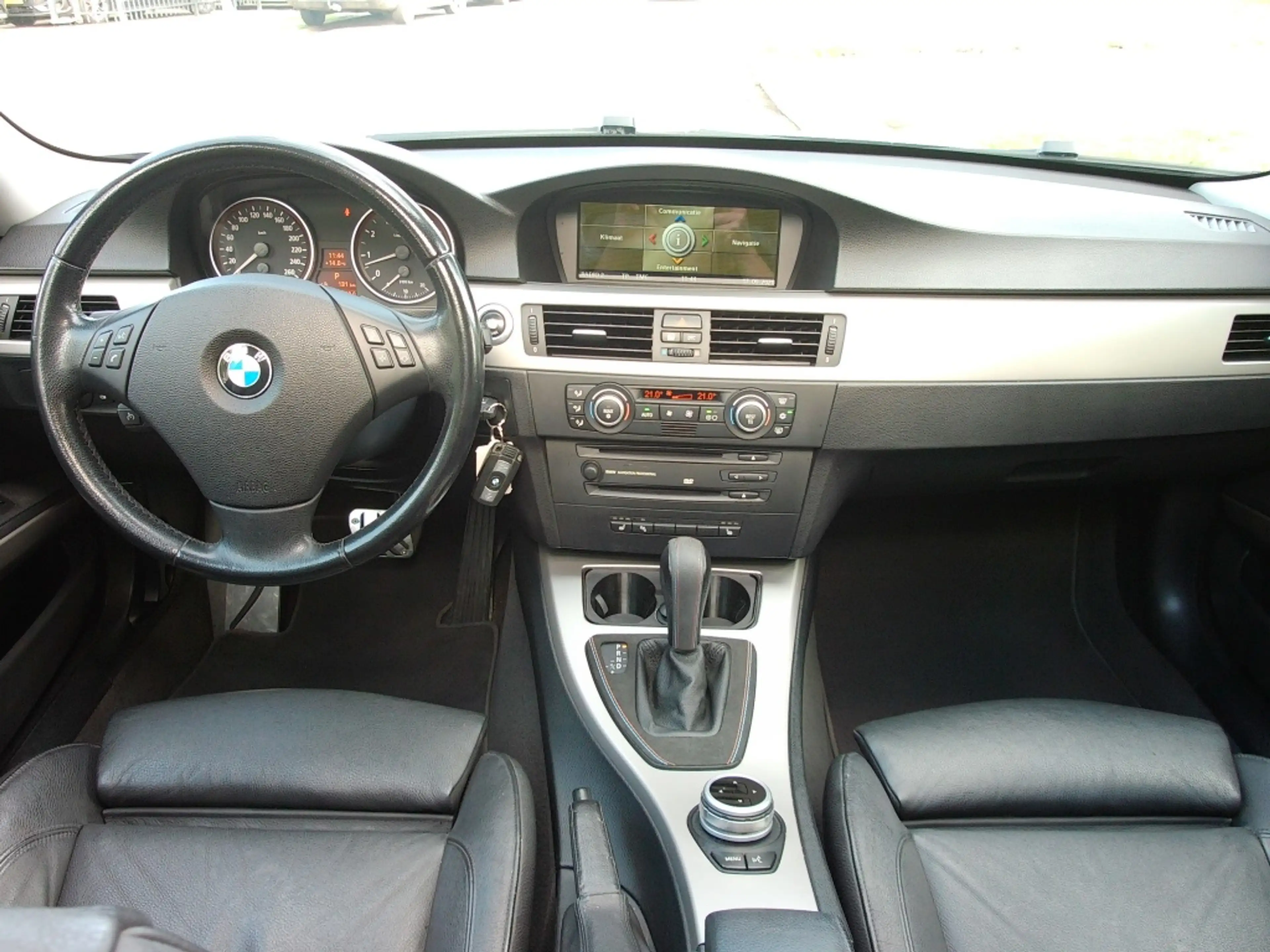 BMW 325 3-Serie (E90) 325i TOURING 160KW AUT High Exe Lede — photo 22