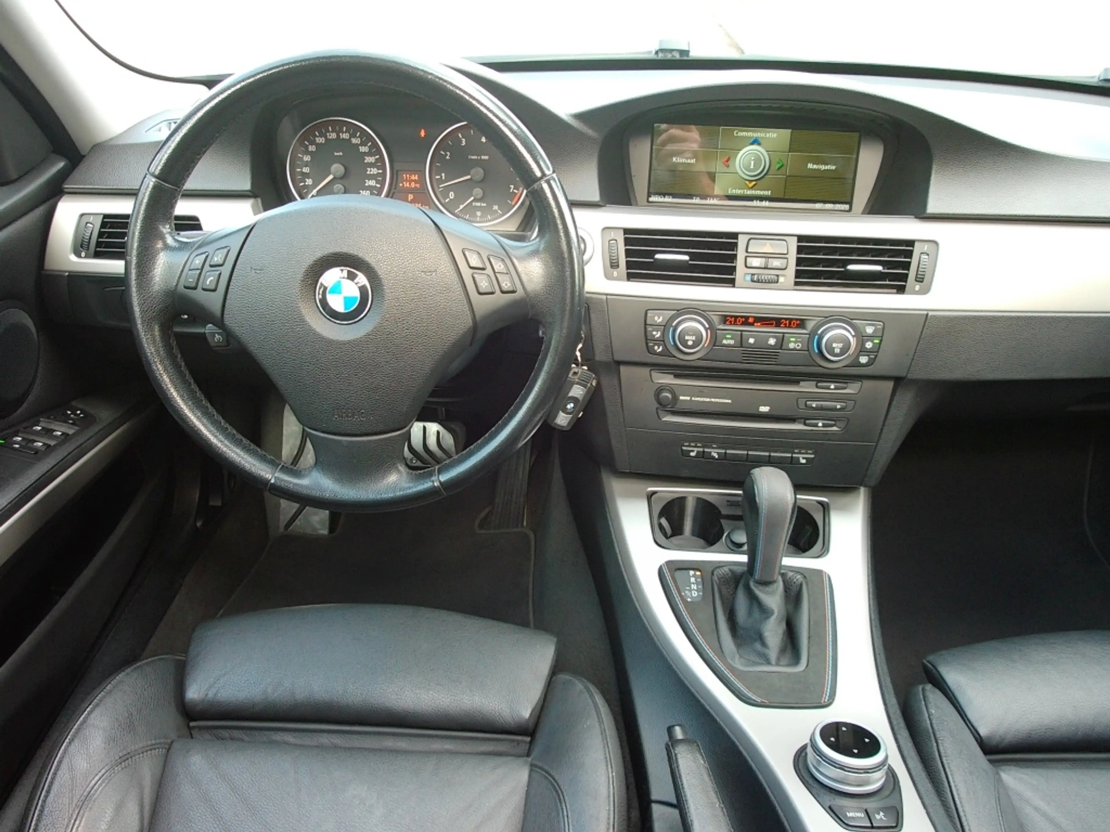 BMW 325 3-Serie (E90) 325i TOURING 160KW AUT High Exe Lede — photo 3