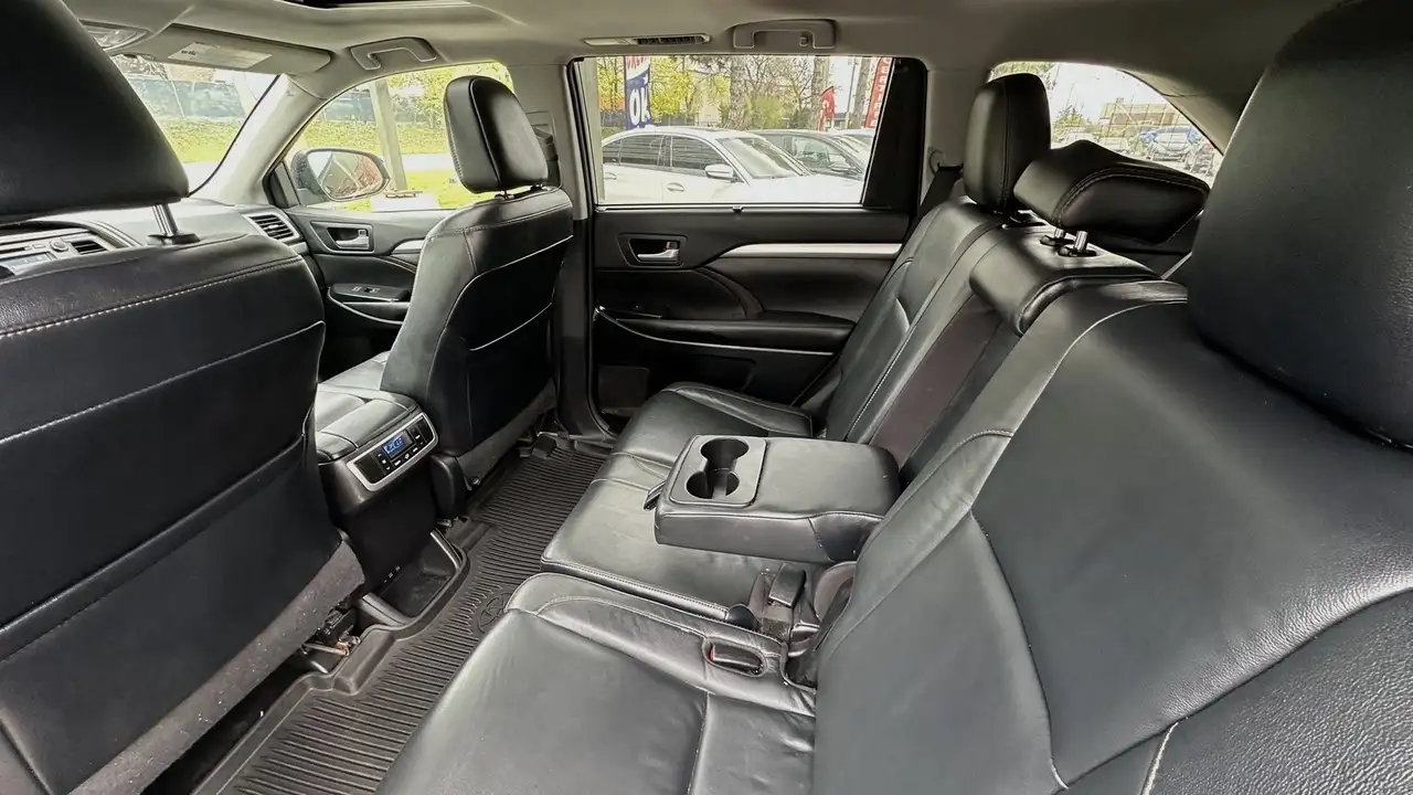 Toyota Highlander снимка Toyota Highlander