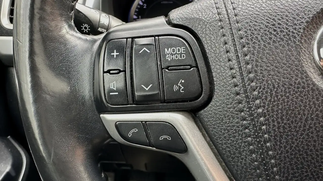 Toyota Highlander снимка Toyota Highlander