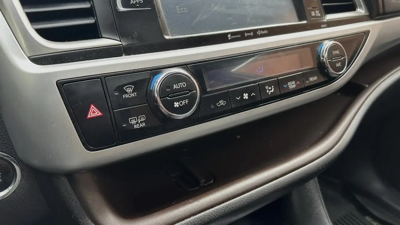 Toyota Highlander снимка Toyota Highlander