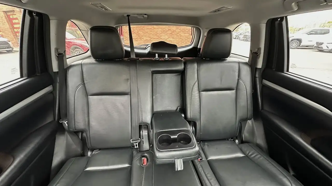 Toyota Highlander снимка Toyota Highlander